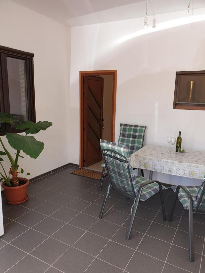 Vito Apartment Starigrad Paklenica Exterior photo