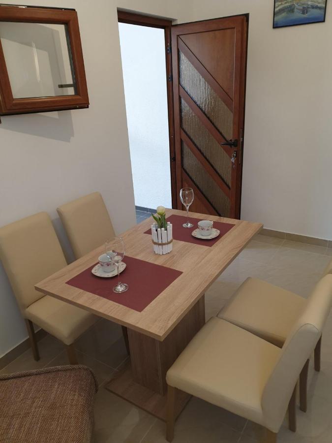 Vito Apartment Starigrad Paklenica Exterior photo
