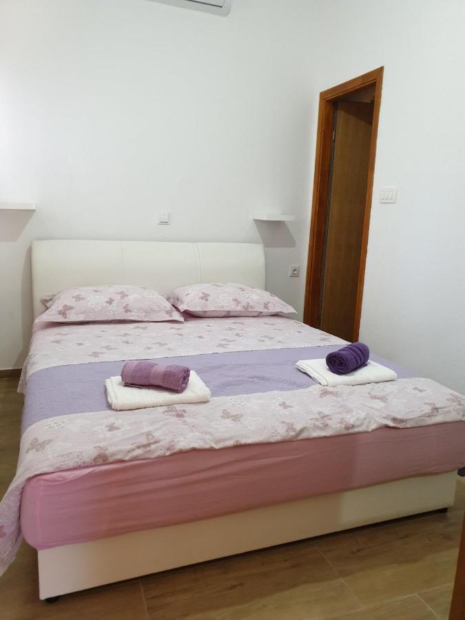Vito Apartment Starigrad Paklenica Exterior photo
